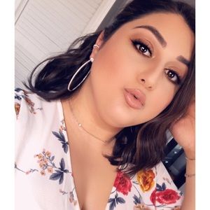 Meet your Posher, Liana